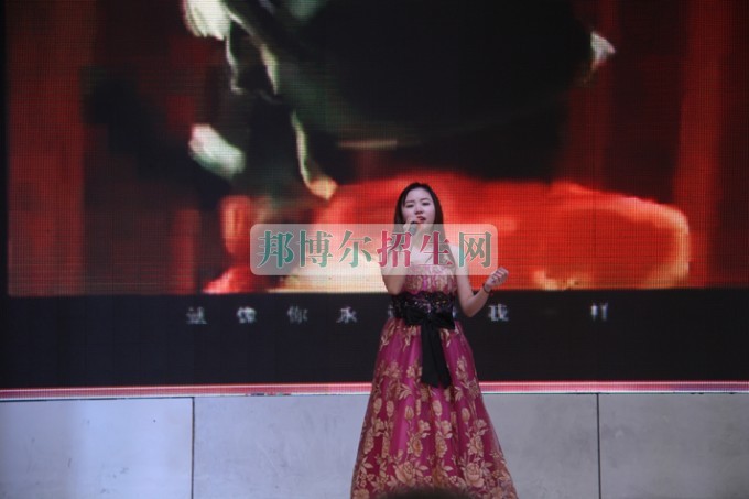 天府新區(qū)成人中等專業(yè)學(xué)校“美好新區(qū)，千年廣都”