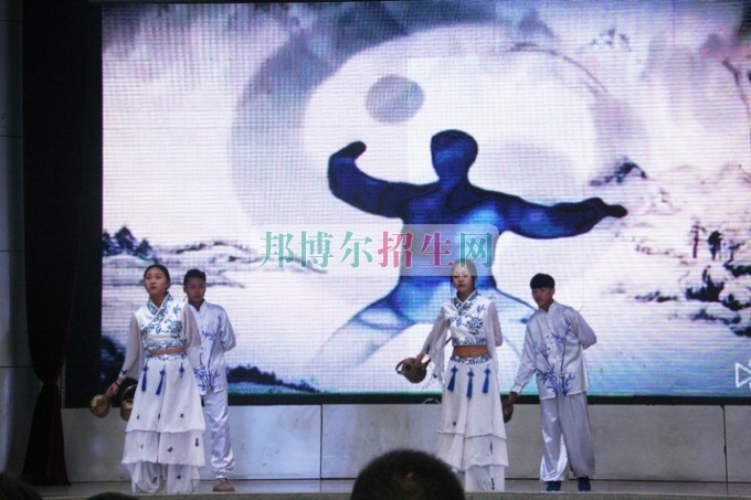 天府新區(qū)成人中等專業(yè)學(xué)校“美好新區(qū)，千年廣都”