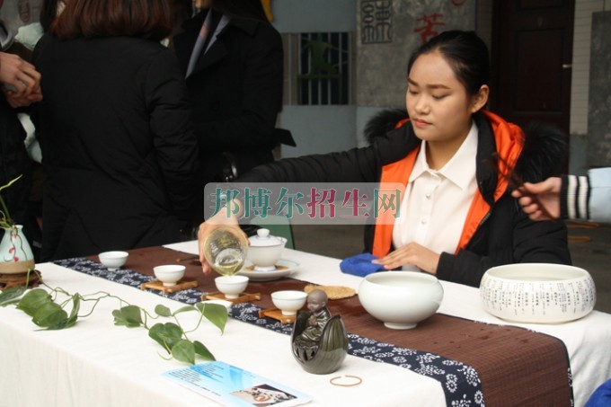 天府新區(qū)成人中等專業(yè)學(xué)校“美好新區(qū)，千年廣都”