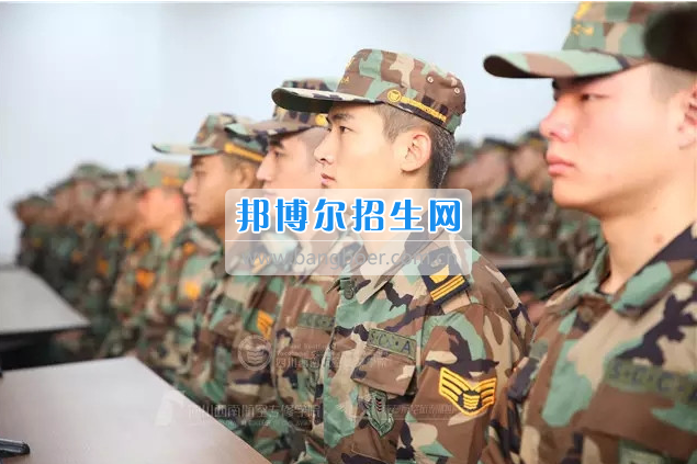 川航等5家航空公司165名安全員齊聚成都航空旅游職業(yè)學(xué)校，打造一流空中安全衛(wèi)士