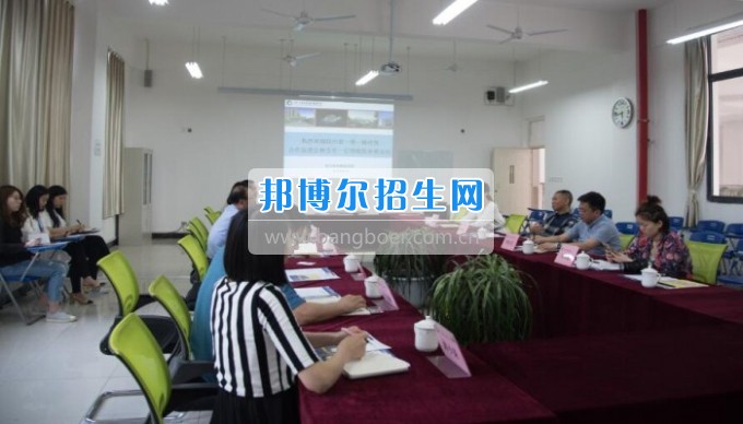 四川省一帶一路促進(jìn)會(huì)會(huì)長(zhǎng)林忠清一行來(lái)四川省經(jīng)濟(jì)管理學(xué)校參觀考察，共同商建“一帶一路國(guó)際職業(yè)教育中心”