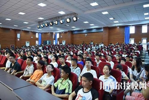 成都溫江區(qū)燎原職業(yè)技術(shù)學(xué)校2020年報(bào)名條件、招生要求、招生對(duì)象