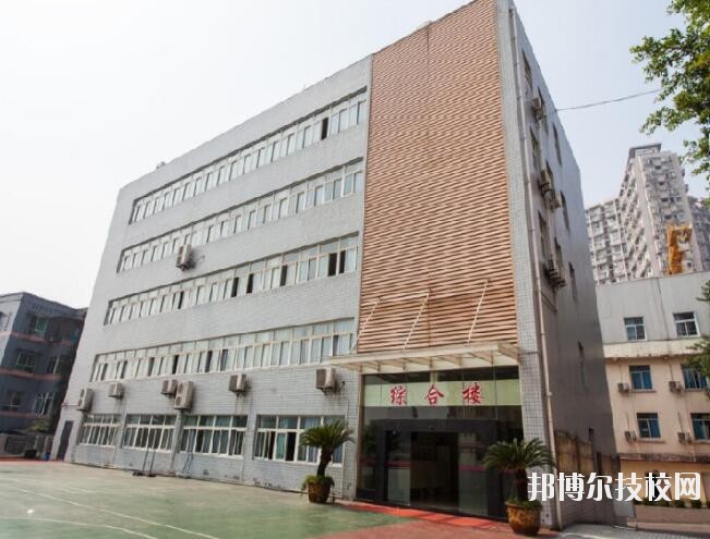 重慶建筑高級技工學(xué)校2020年報(bào)名條件、招生要求、招生對象