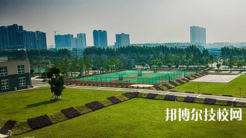 重慶城市建設(shè)技工學(xué)校2020年報(bào)名條件、招生要求、招生對(duì)象