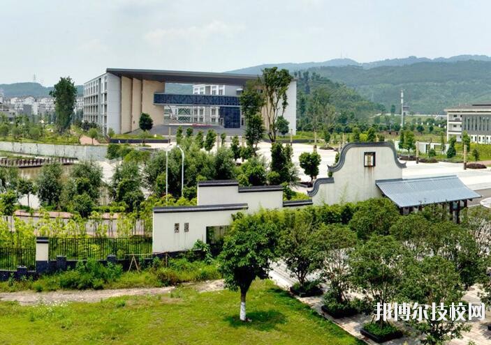 重慶兩江職業(yè)教育中心2020年報名條件、招生要求、招生對象
