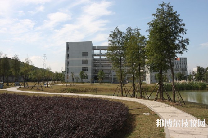 湖州中等衛(wèi)生專業(yè)學(xué)校2020年報名條件、招生要求、招生對象