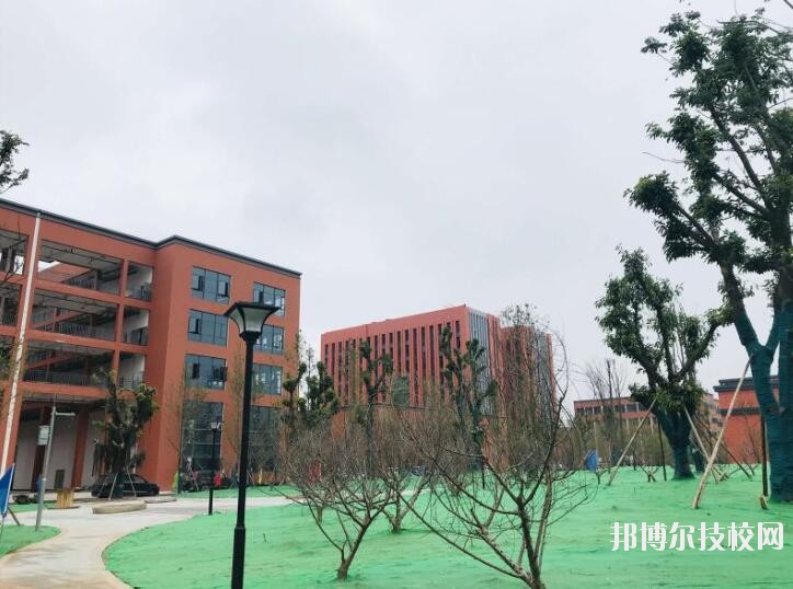 重慶五一高級(jí)技工學(xué)校2020年報(bào)名條件、招生要求、招生對(duì)象