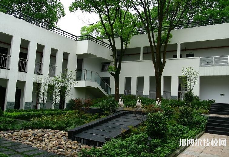 中國(guó)人民解放軍總參謀部信息化部直屬工廠職業(yè)技術(shù)學(xué)校怎么樣、好不好