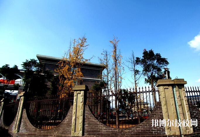 重慶財政學(xué)校2020年報名條件、招生要求、招生對象