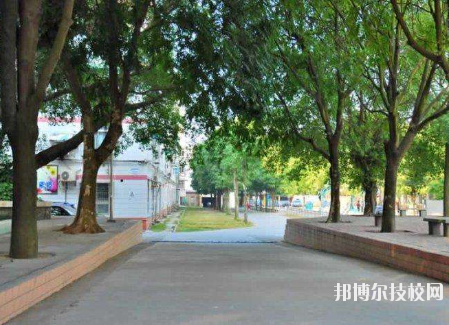 重慶公共交通技工學(xué)校2020年報(bào)名條件、招生要求、招生對象