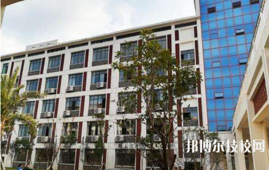 江西井岡山經(jīng)貿(mào)學(xué)校2020年報(bào)名條件、招生要求、招生對(duì)象