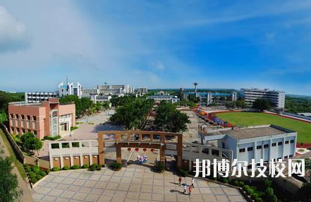 重慶青山工業(yè)技工學(xué)校2020年報(bào)名條件、招生要求、招生對(duì)象