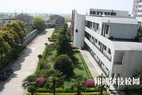 泰州博日電腦技術(shù)學校2020年報名條件、招生要求、招生對象