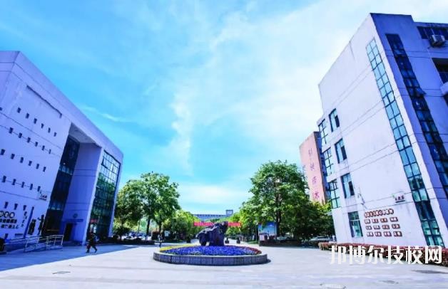 衢州工程技術(shù)學(xué)校2020年報名條件、招生要求、招生對象