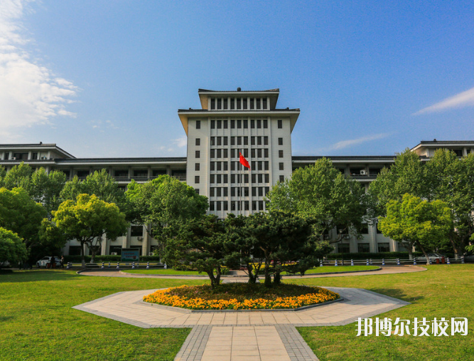 重慶旅游學(xué)校建勝分校2020年報(bào)名條件、招生要、招生對(duì)象求