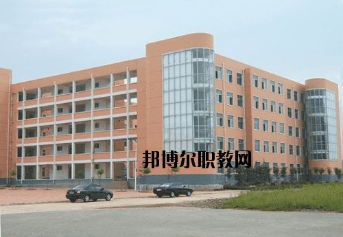 祿勸職業(yè)高級中學2020年報名條件、招生要求、招生對象