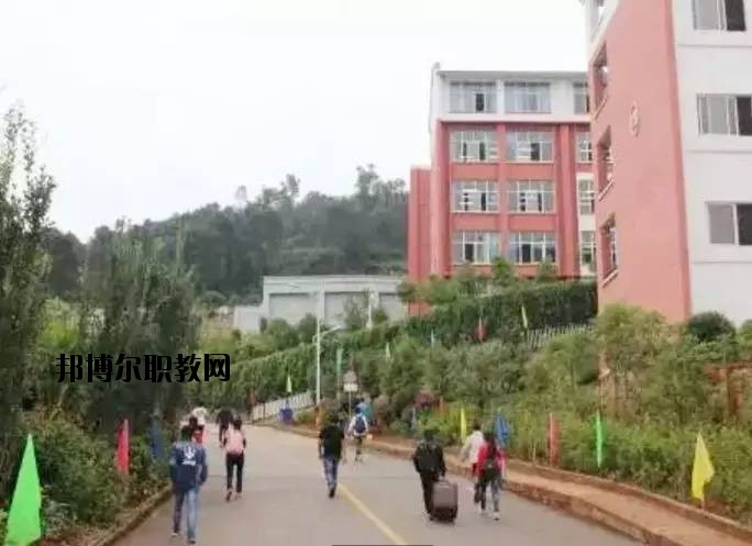 祿勸職業(yè)高級(jí)中學(xué)怎么樣、好不好