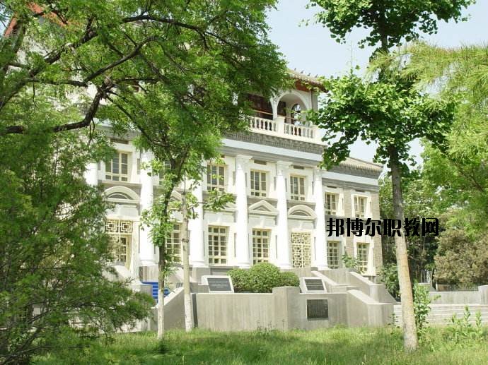 鶴峰職業(yè)技術(shù)學(xué)校怎么樣、好不好