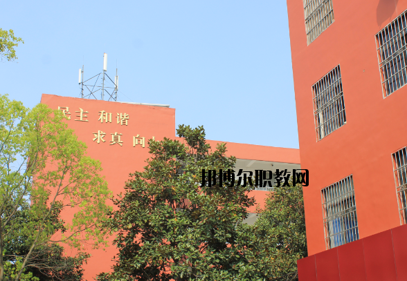 南昌保險(xiǎn)學(xué)校2020年報(bào)名條件、招生要求、招生對(duì)象