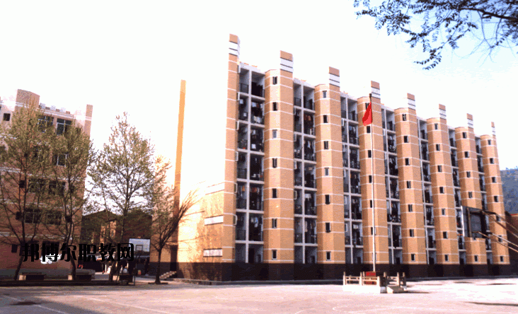 達(dá)州風(fēng)華職業(yè)技術(shù)學(xué)校2020年報(bào)名條件、招生要求、招生對(duì)象