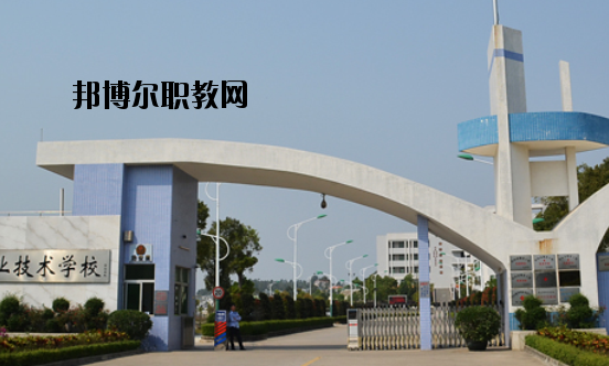 臺山敬修職業(yè)技術(shù)學(xué)校2020年報名條件、招生要求、招生對象