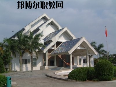 曲靖羅平職業(yè)技術(shù)學(xué)校2020年報(bào)名條件、招生要求、招生對(duì)象