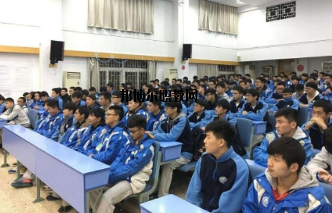 貴州銅仁玉昆中等專業(yè)學(xué)校2020年報(bào)名條件、招生要求、招生對象