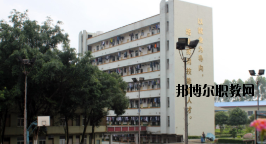 廣西梧州商貿(mào)學(xué)校2020年報(bào)名條件、招生要求、招生對象 