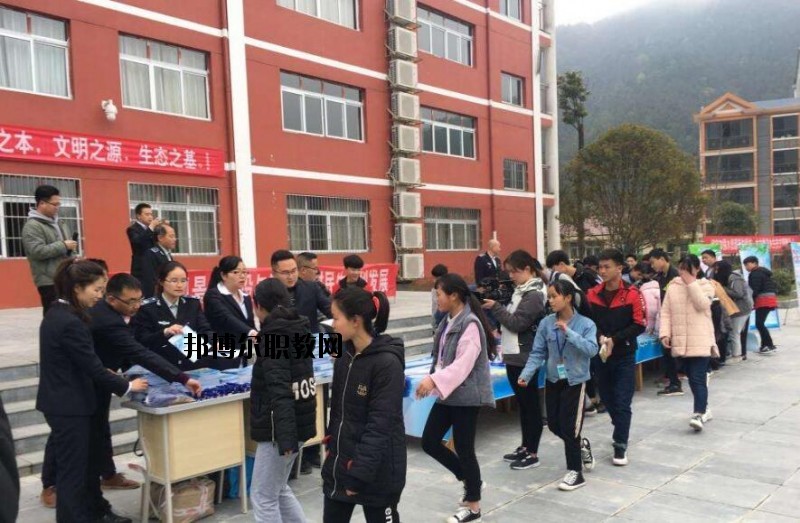 錦屏中等職業(yè)技術學校2020年報名條件、招生要求、招生對象
