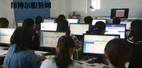 梧州機(jī)電技工學(xué)校2020年報名條件、招生要求、招生對象 