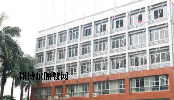 廣西電子高級技工學(xué)校2020年報名條件、招生要求、招生對象