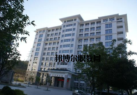 云浮技工學(xué)校2020年報名條件、招生要求、招生對象