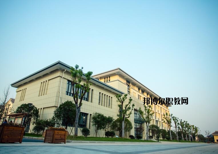 龍游縣職業(yè)技術(shù)學(xué)校2020年報(bào)名條件、招生要求、招生對(duì)象