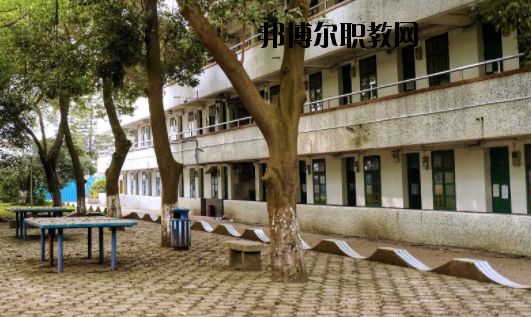 柳州汽車運(yùn)輸技工學(xué)校2020年報(bào)名條件、招生要求、招生對象