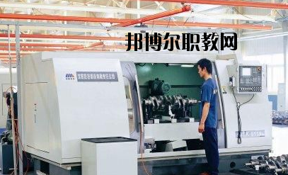 河南信陽(yáng)航空服務(wù)學(xué)校2021年報(bào)名條件、招生要求、招生對(duì)象