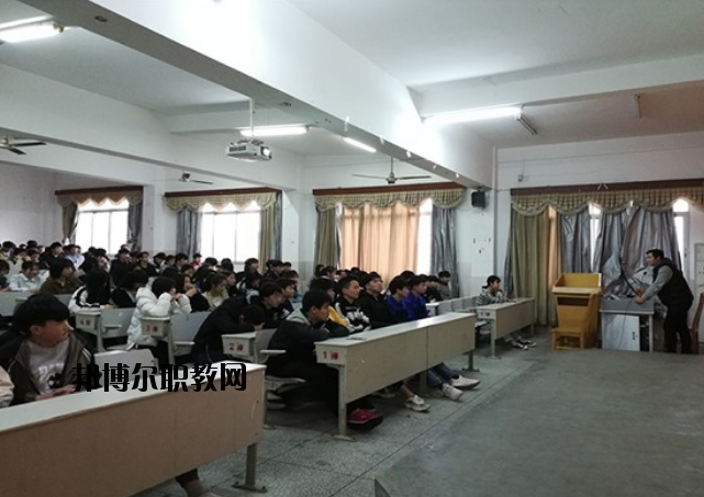 寧都縣科技職業(yè)學校2020年報名條件、招生要求、招生對象 