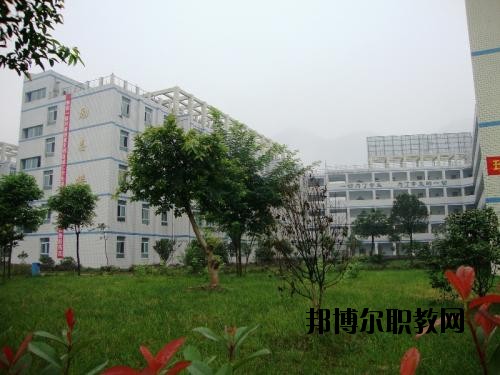 四川筠連職業(yè)技術(shù)學校2020年報名條件、招生要求、招生對象