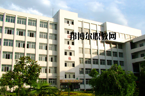 南陽文化藝術(shù)學(xué)校2021年報名條件、招生要求、招生對象