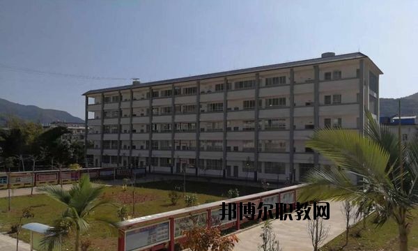 孟連縣職業(yè)高級中學2020年報名條件、招生要求、招生對象