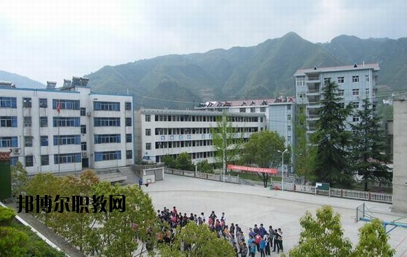 ?？德毥讨行膶W(xué)校2020年招生辦聯(lián)系電話