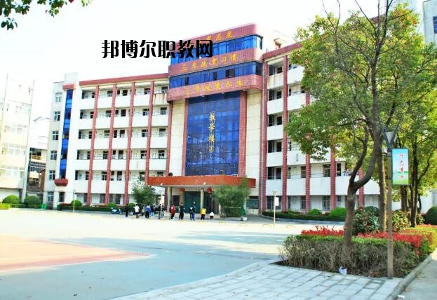 孝感工業(yè)學(xué)校2020年報(bào)名條件、招生要求、招生對(duì)象