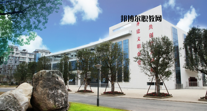 四川服裝藝術(shù)學(xué)校2020年報(bào)名條件、招生要求、招生對(duì)象