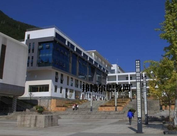 湖北宜昌城市建設(shè)學(xué)校2020年報名條件、招生要求、招生對象