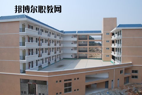 五峰職教中心2020年招生辦聯(lián)系電話(huà)