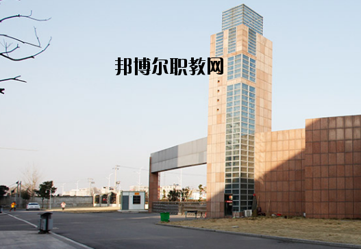 鳳臺職業(yè)教育中心2020年報名條件、招生要求、招生對象