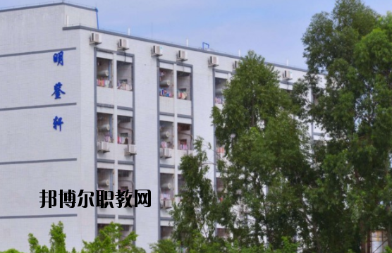 廣東高新技術(shù)技工學校2020年報名條件、招生要求、招生對象