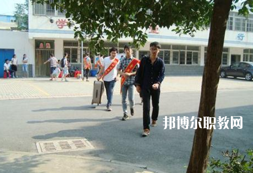 合肥商貿(mào)職業(yè)學校2020年報名條件、招生要求、招生對象