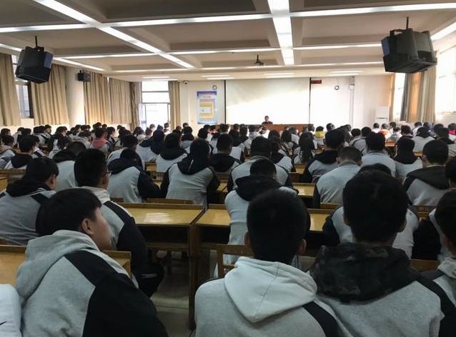 江蘇建湖中等專(zhuān)業(yè)學(xué)校2020年報(bào)名條件、招生要求、招生對(duì)象