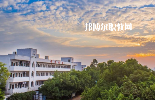 廣州市南沙區(qū)嶺東職業(yè)技術(shù)學(xué)校2020年報名條件、招生要求、招生對象