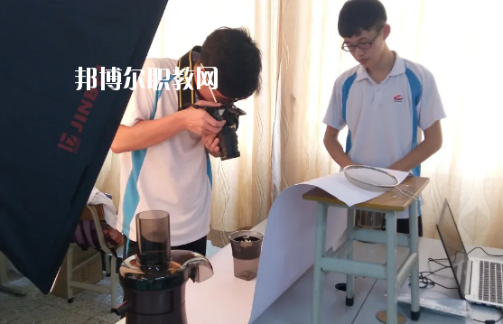 佛山順德區(qū)胡錦超職業(yè)技術(shù)學(xué)校2020年報(bào)名條件、招生要求、招生對(duì)象